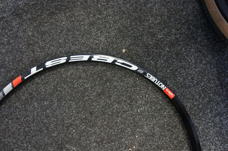 NO TUBES Ráfek ZTR Crest 24"