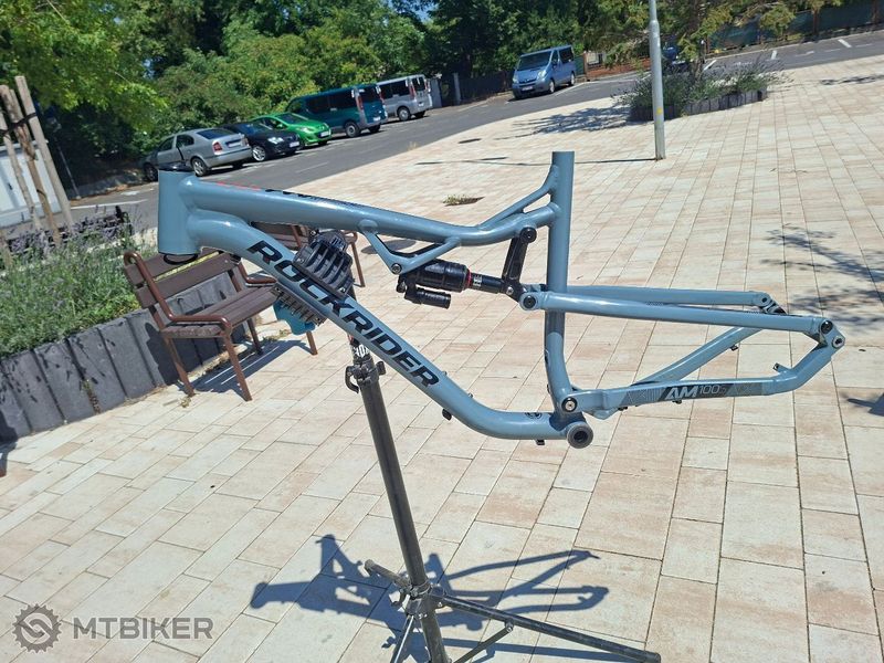 RockRider AM100s L s RockShox Monarch Plus