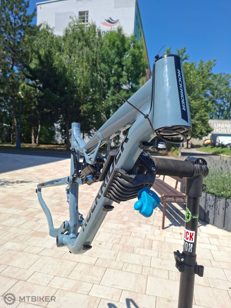 RockRider AM100s L s RockShox Monarch Plus