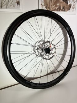 Silnicni zapletena kola Fulcrum Racing 600 DB Disc vcetne plastu a TPU dusi