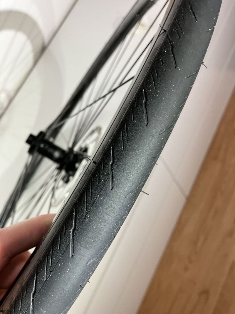 Silnicni zapletena kola Fulcrum Racing 600 DB Disc vcetne plastu a TPU dusi