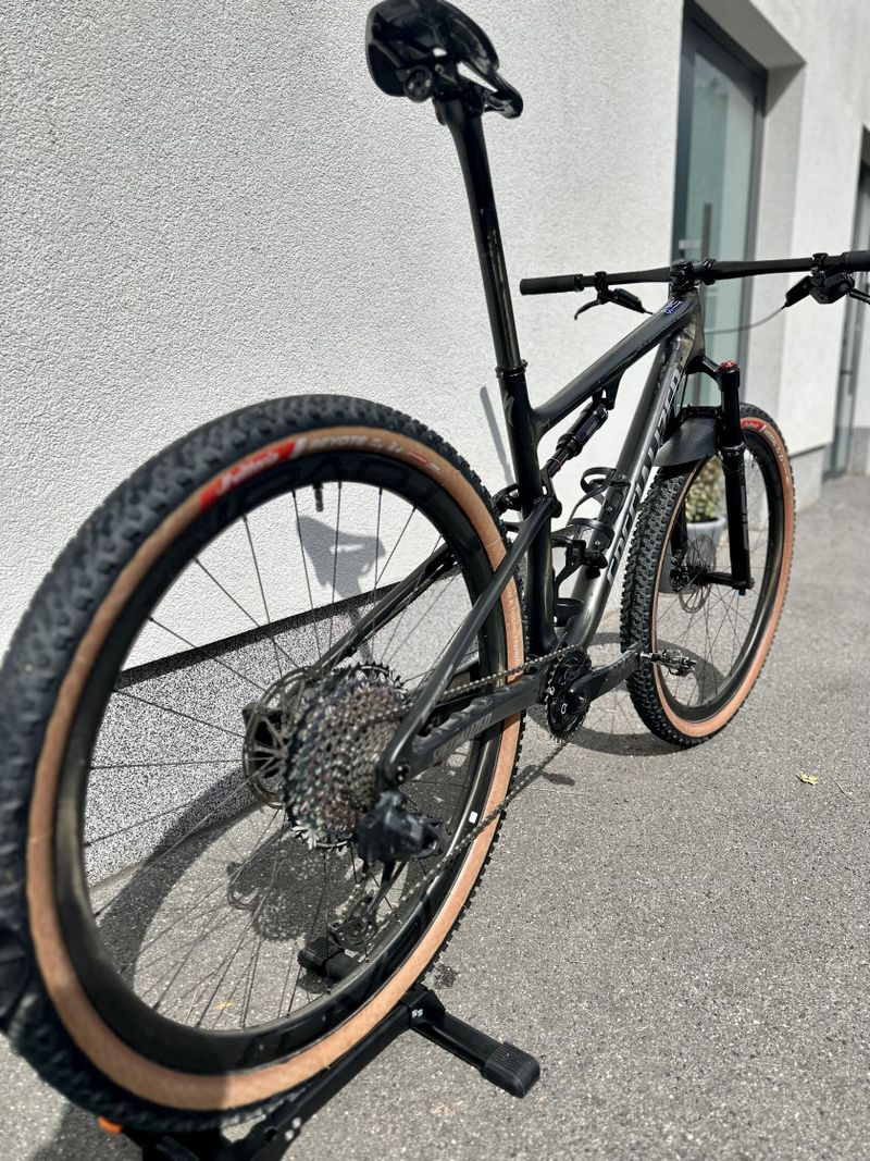 Specialized Epic Expert / výbava S-works