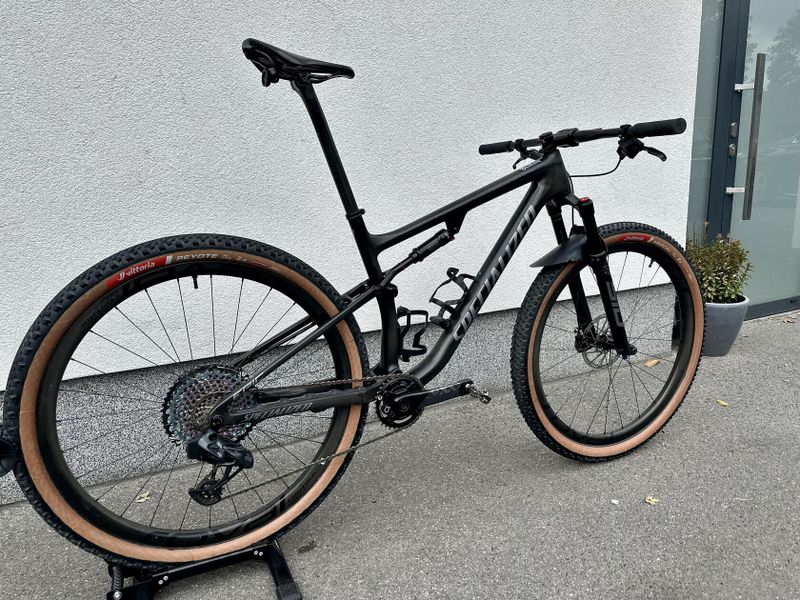 Specialized Epic Expert / výbava S-works