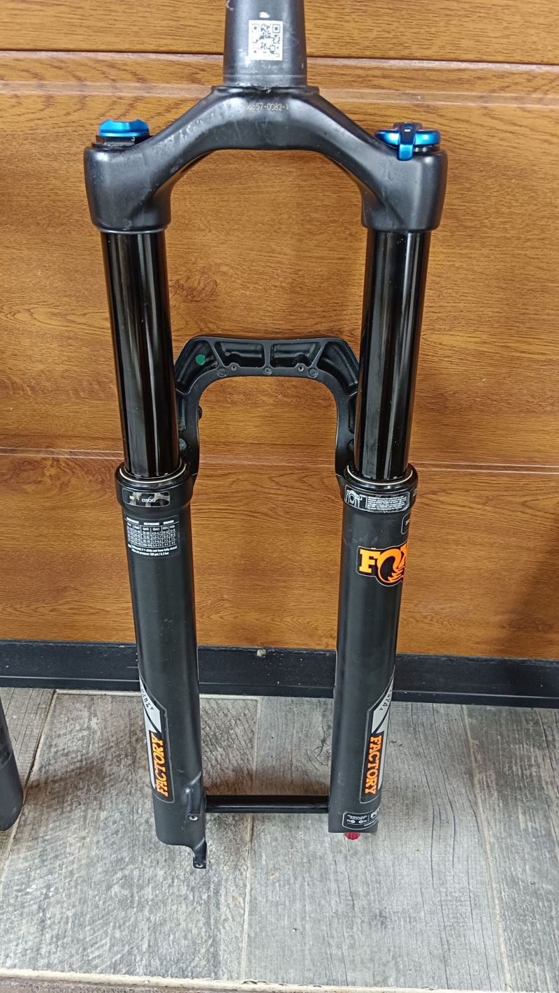 FOX 34 a RockShox 29" 140mm
