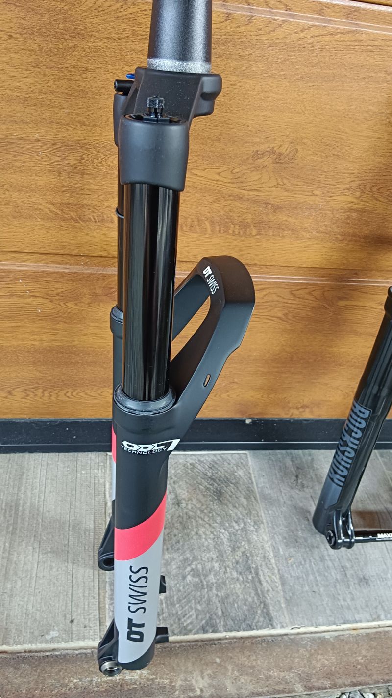 DTswiss 120 a RockShox 130