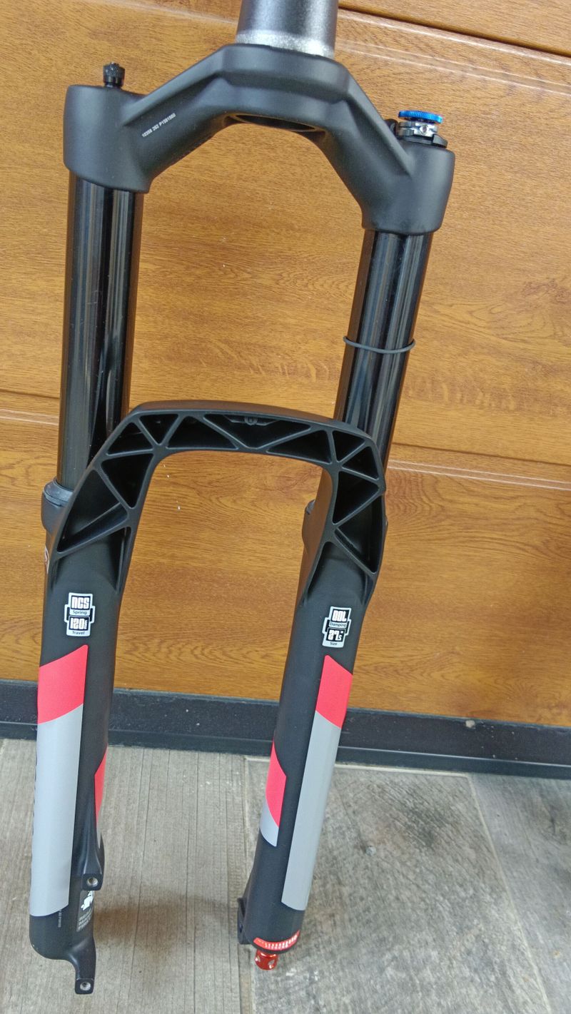 DTswiss 120 a RockShox 130