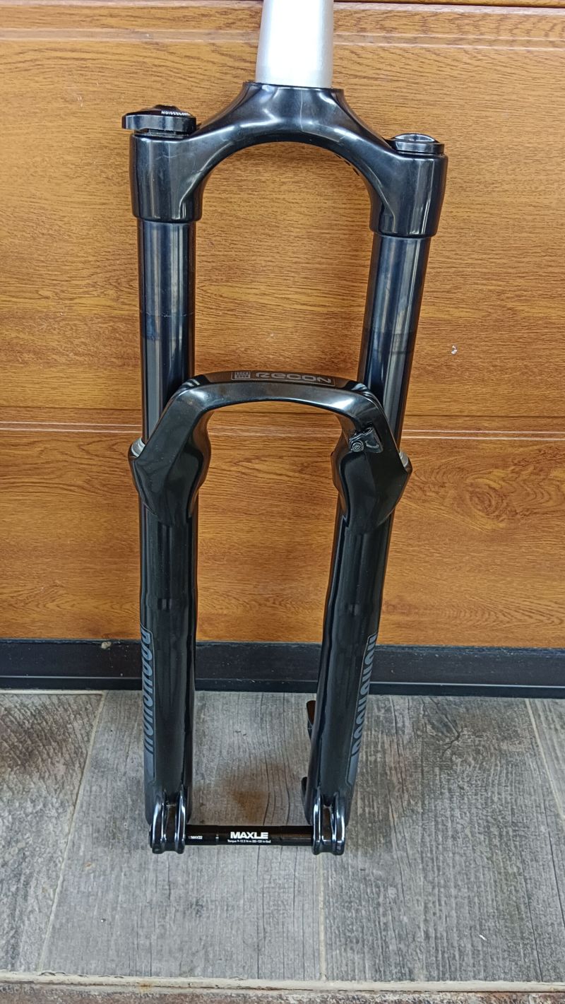 DTswiss 120 a RockShox 130