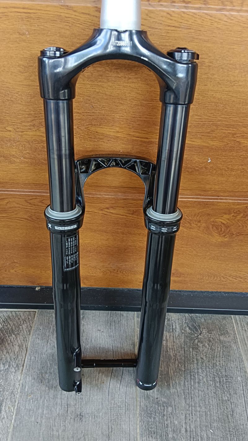 DTswiss 120 a RockShox 130