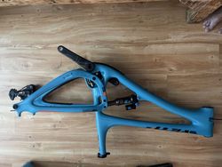 YETI SB5 TURQ velikost XL