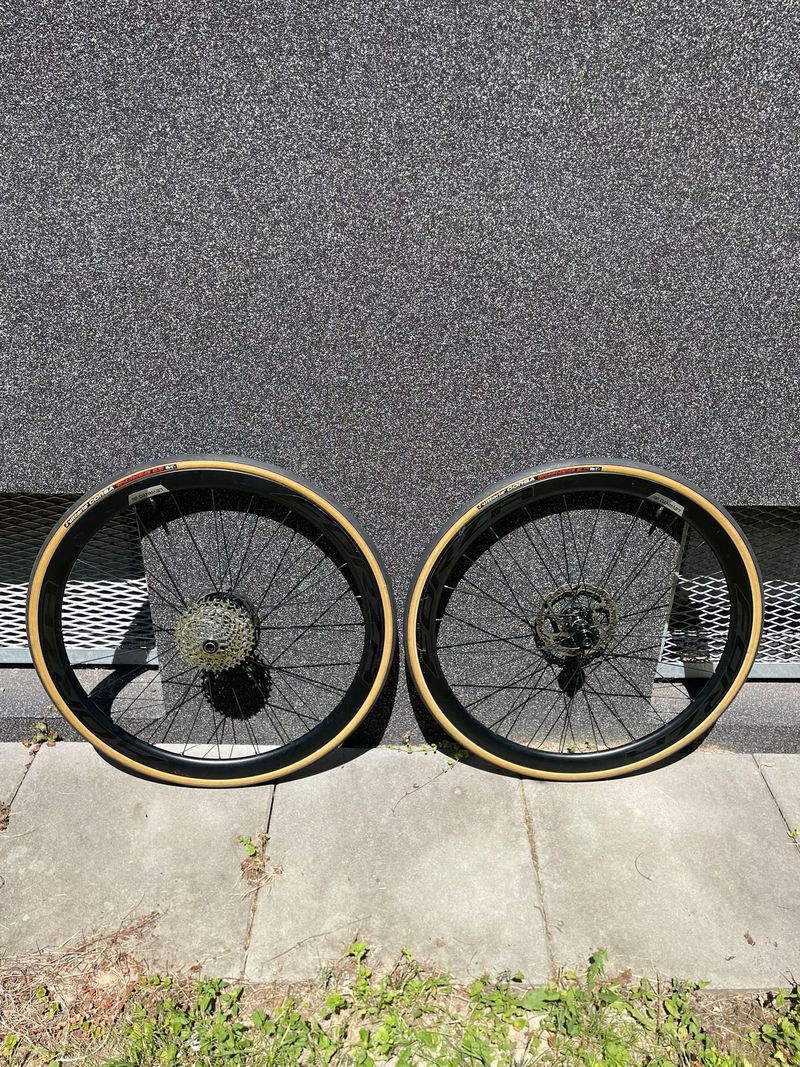 Karbonová kola Forza Levanto DB - komplet set