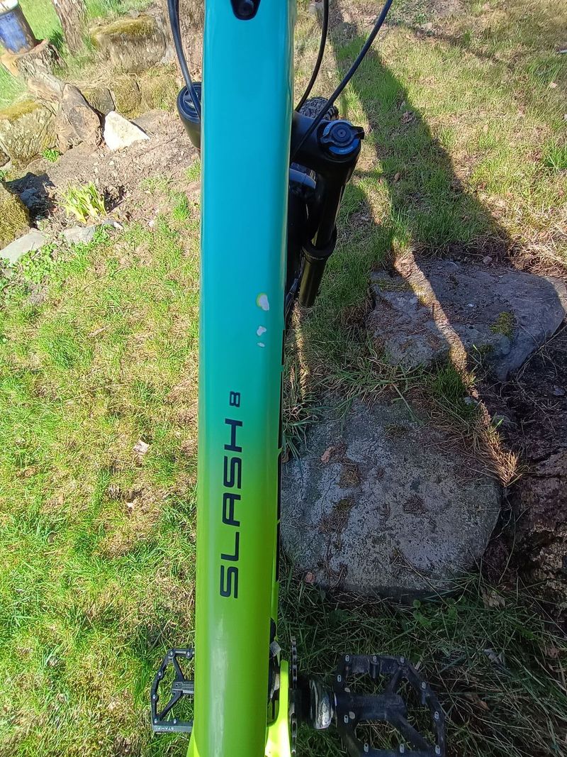 Trek Slash 8