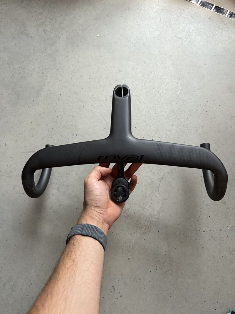 Karbonový kokpit Roval Rapide Cokpit 400x135mm