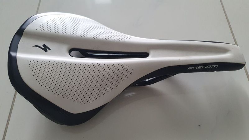 SPECIALIZED PHENOM