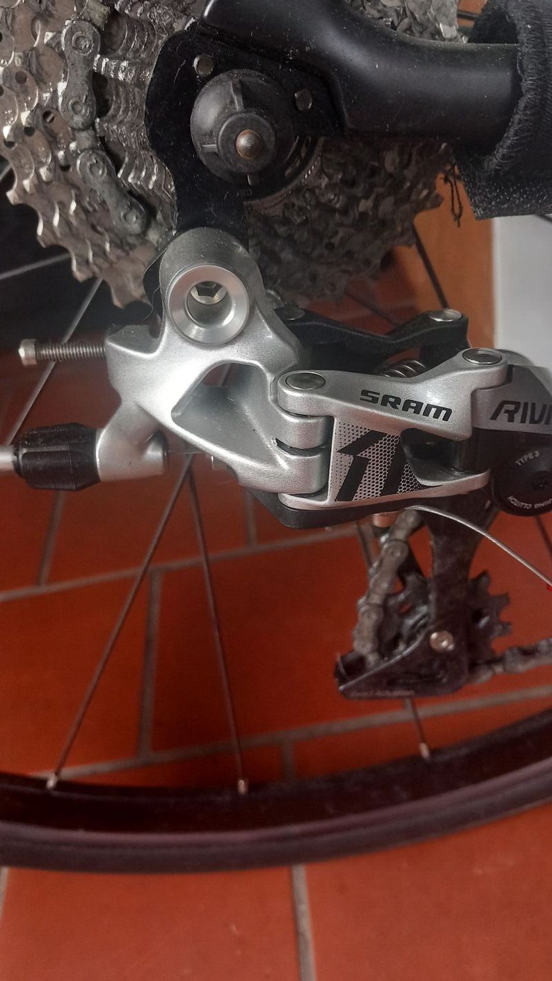 Přehazovačka SRAM Rival1,1x11 