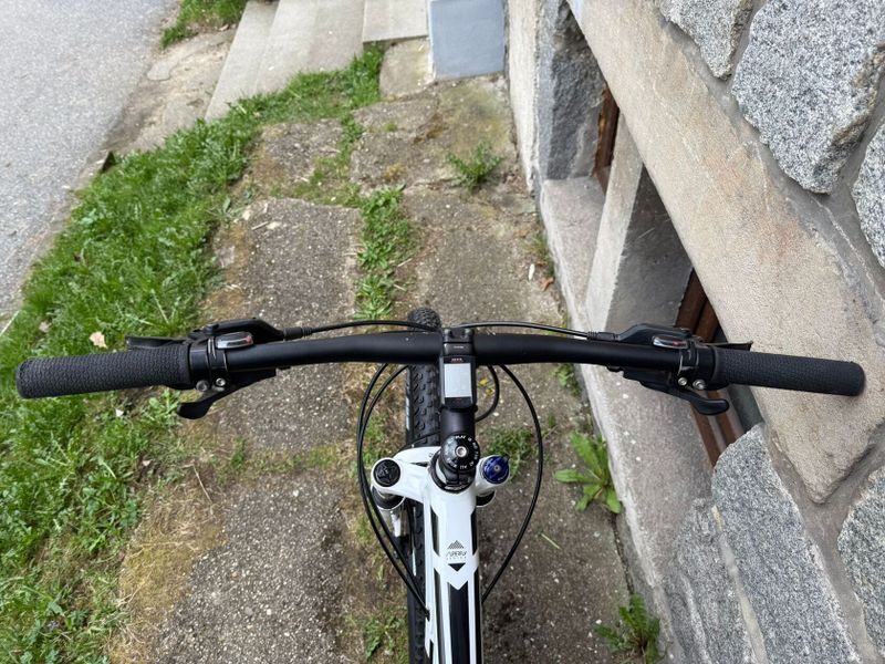 Horské celoodpružené kolo TREK Superfly FS6, ČR, rám M