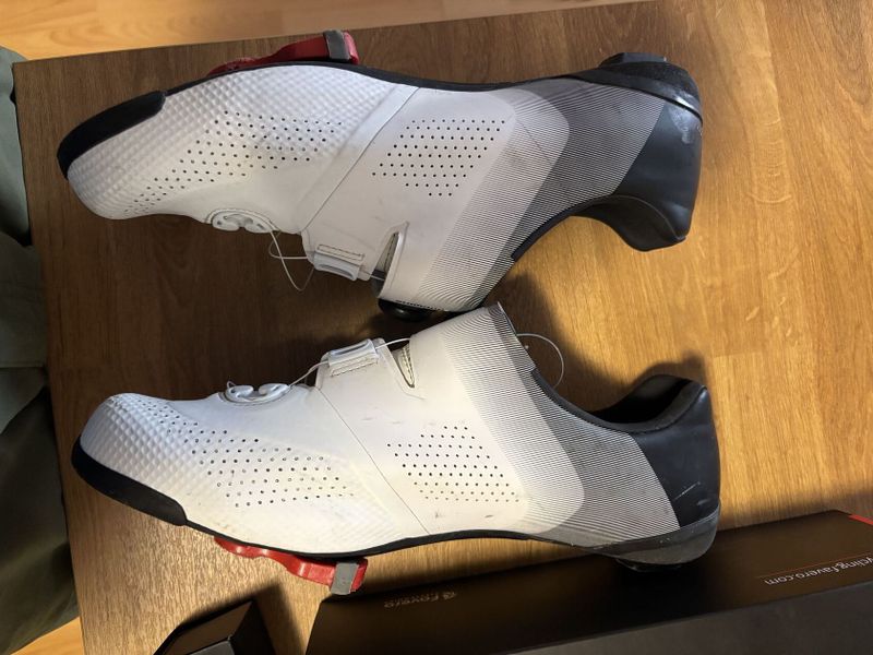 SHIMANO silniční tretry SH-RC702, pánská, bílá, široké, velikost 46EU