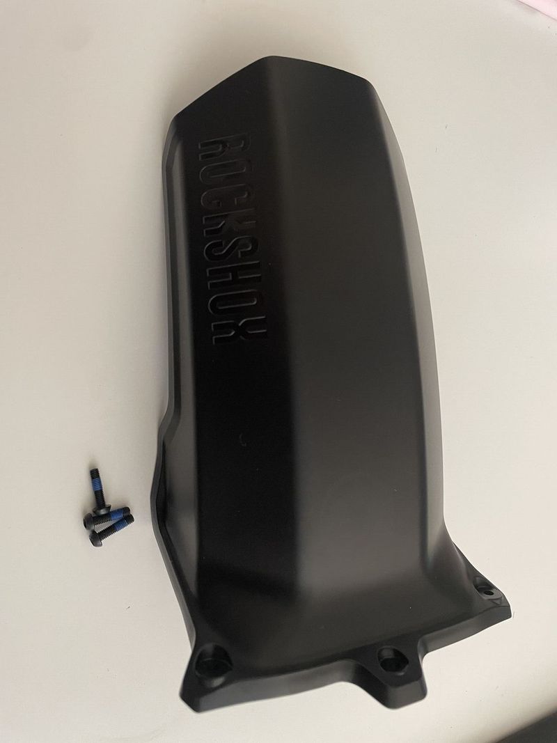 Rockshox ZEB 29 180, Shaft, blatník, redukce torque cup