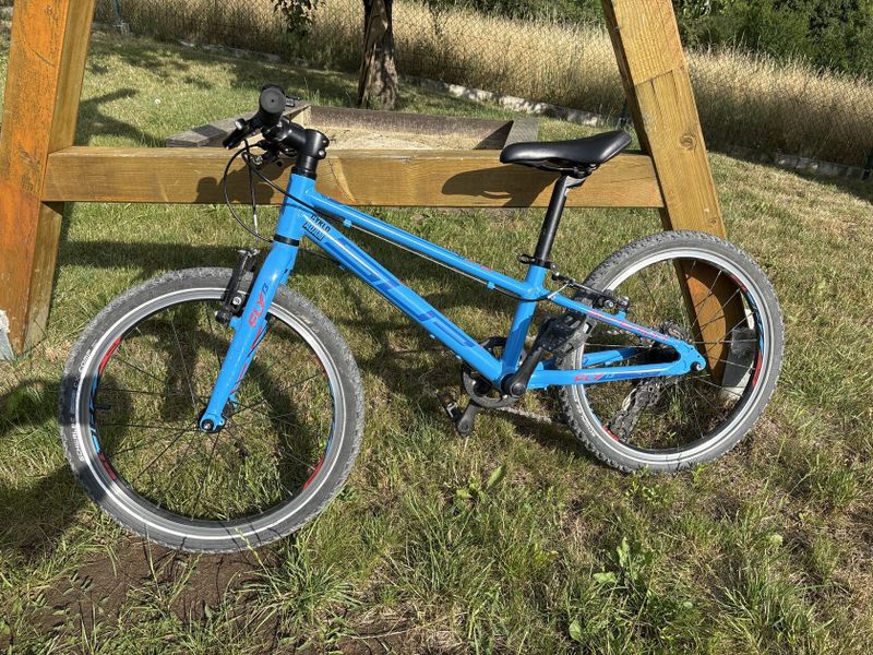 🌟 Prodám lehké dětské kolo SUP FLY 20″ 1×7 –,stav výborný