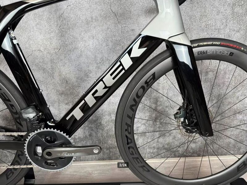 Silniční zapletená kola Bontrager Aeolus Pro 5 TLR - XDr ořech