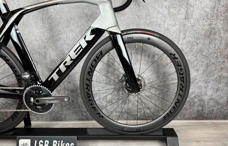 Silniční zapletená kola Bontrager Aeolus Pro 5 TLR - XDr ořech