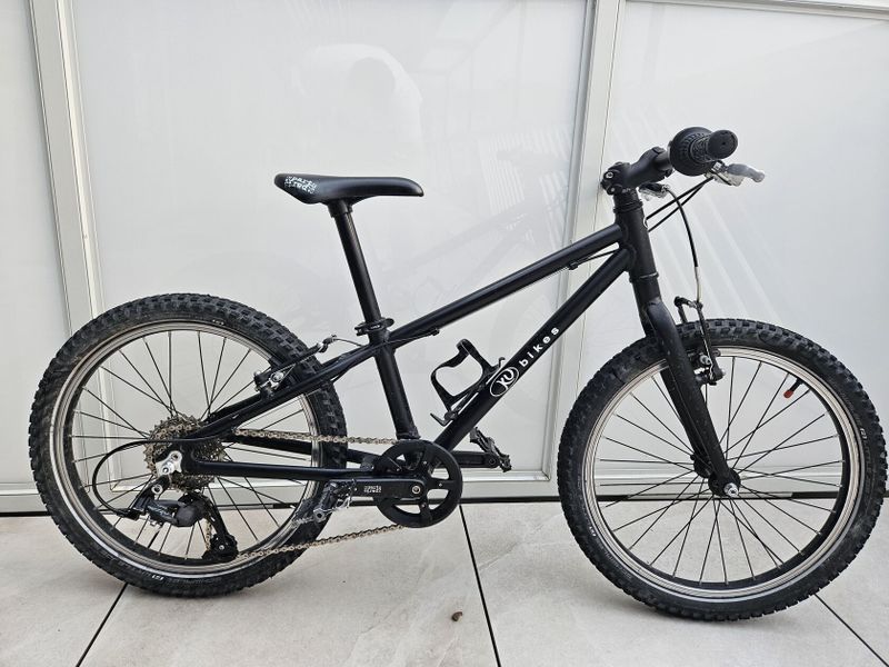 KUBIKES - dětské kolo 20 L MTB černá