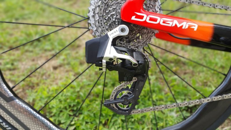 Prodám nové Pinarello Dogma F 2025 | SRAM Red 2x12