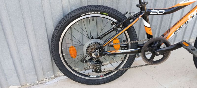 Rock Machine Surge 20"