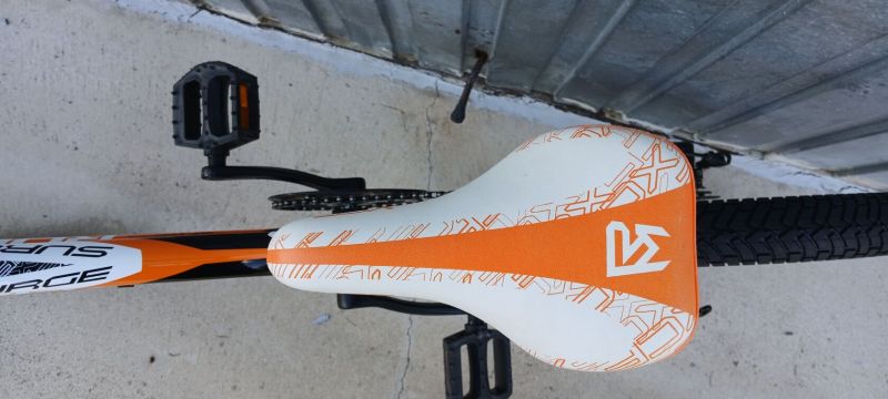 Rock Machine Surge 20"