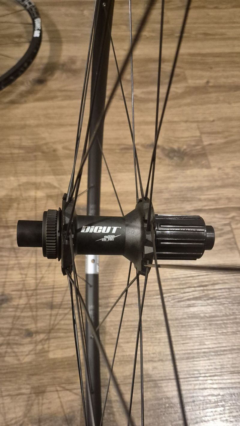 DT Swiss PR1400 dicut disc