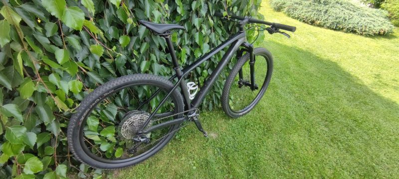 Trek Procaliber 9.5 - gloss dark prismatic/matte trek black velikost M/L