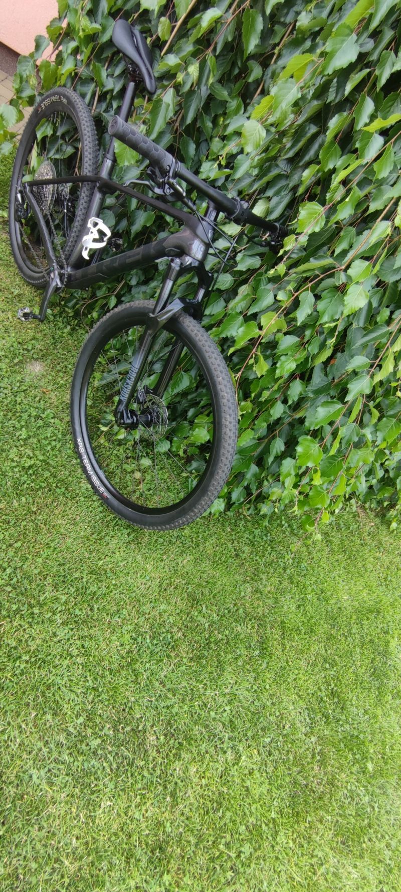 Trek Procaliber 9.5 - gloss dark prismatic/matte trek black velikost M/L