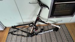 Prodám celoodpružená karbonový rám Merida One Twenty vel. 21" na 26" kola