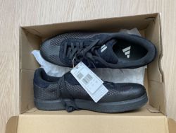 tretry Adidas Velosamba