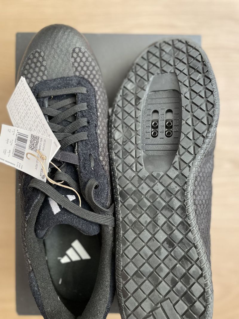tretry Adidas Velosamba