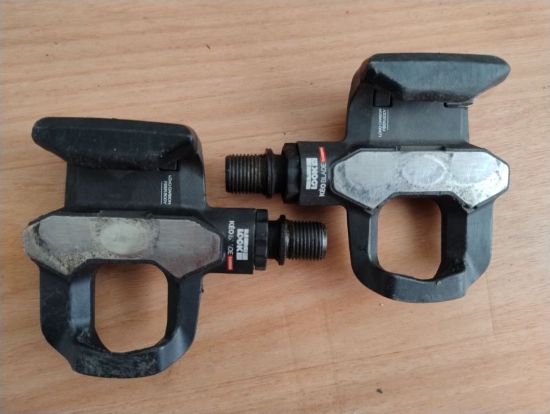 Keo Blade cervene