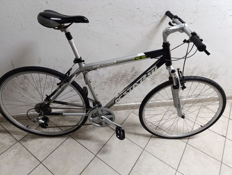 Starší renovované jízdní kolo krosové - trekingové pánské 28" ACSTAR Ontario SX