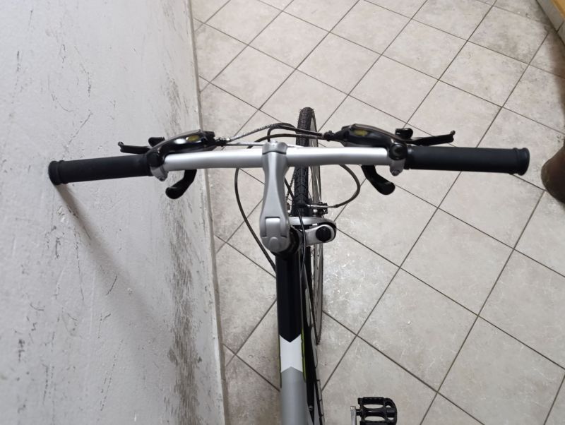 Starší renovované jízdní kolo krosové - trekingové pánské 28" ACSTAR Ontario SX