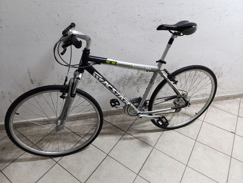 Starší renovované jízdní kolo krosové - trekingové pánské 28" ACSTAR Ontario SX