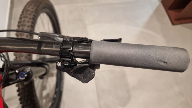 Prodám Trek E-Caliber 9.8 GX AXS v perfektním stavu, servis srpen 2024, poté nejeto