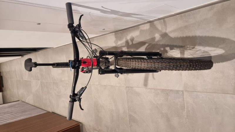 Prodám Trek E-Caliber 9.8 GX AXS v perfektním stavu, servis srpen 2024, poté nejeto