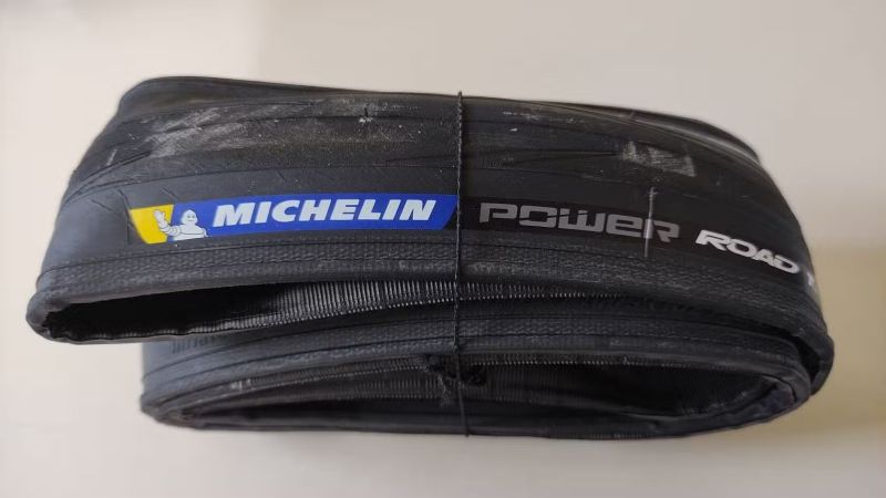 Bezdušové silniční pláště Michelin Power Road, TLR, 700x28c. 950 Kč/ks
