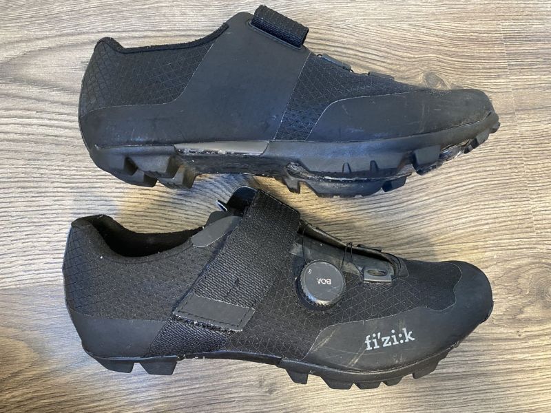 MTB tretry Fizik Vento Ferox Carbon Black velikost 42