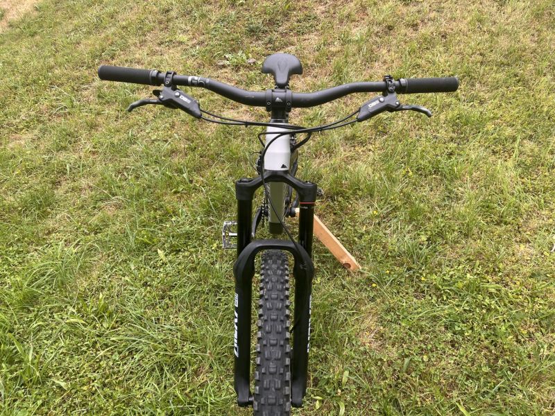Canyon Spectral Al 29”- nový rám a komponenty 