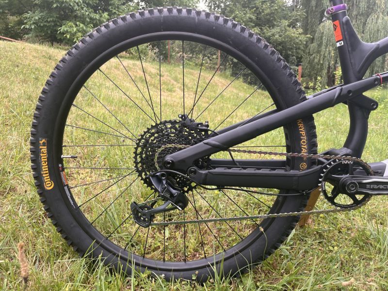 Canyon Spectral Al 29”- nový rám a komponenty 