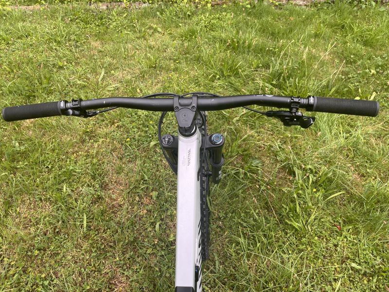 Canyon Spectral Al 29”- nový rám a komponenty 