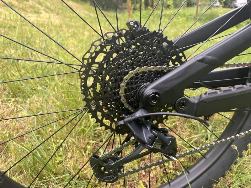 Canyon Spectral Al 29”- nový rám a komponenty 