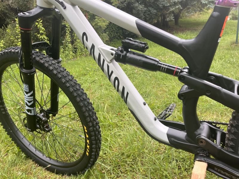 Canyon Spectral Al 29”- nový rám a komponenty 