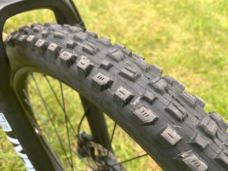 Canyon Spectral Al 29”- nový rám a komponenty 
