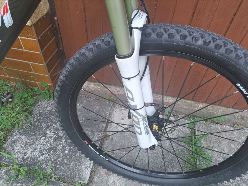 Prodám horské karbonové kolo 26"