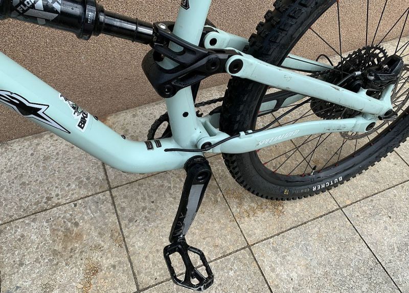 Prodám zánovní Specialized Status 160 vel.M